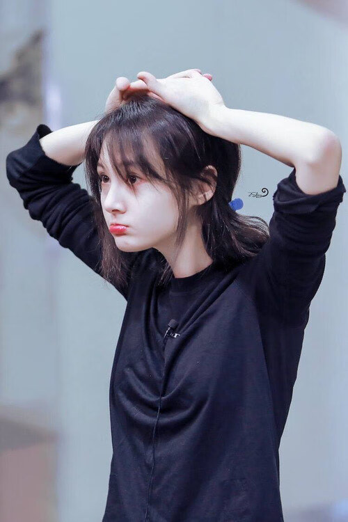 体能考验：运动员如何应对激烈比赛？，运动员如何克服赛前紧张